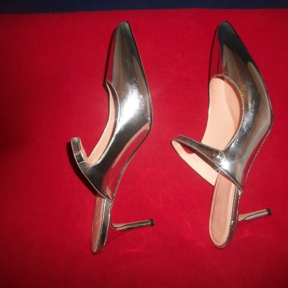 NWT J.Crew Colette Silver-Leather Pointy Side-Button-Strap Pumps Made in Italy - Picture 6 of 10